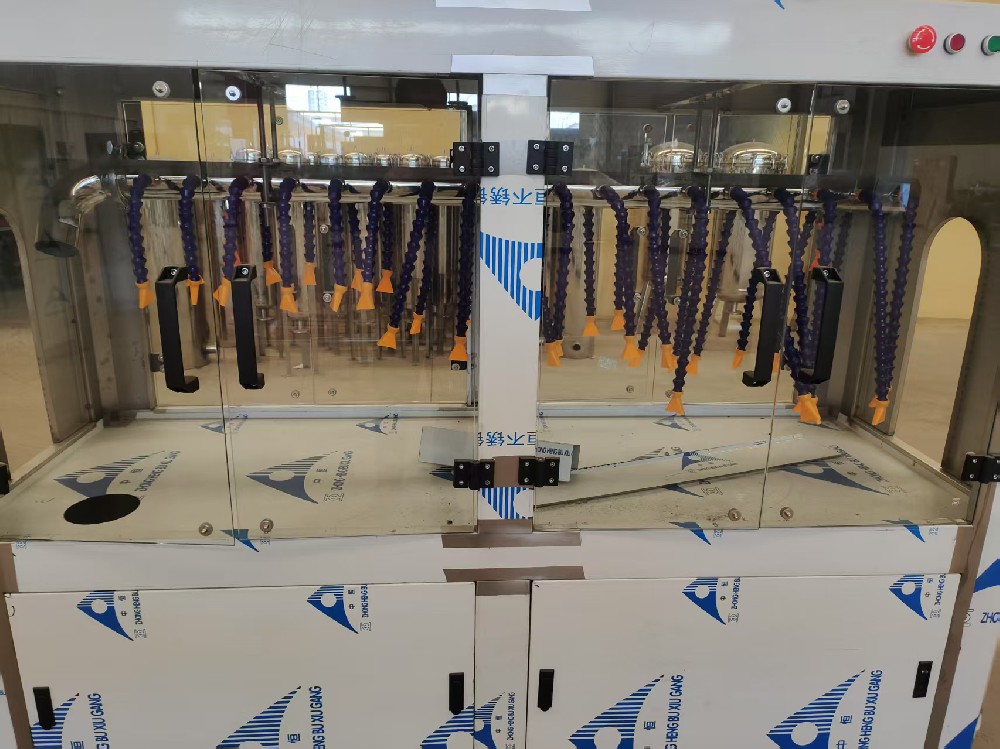 全自動酒水體灌裝機